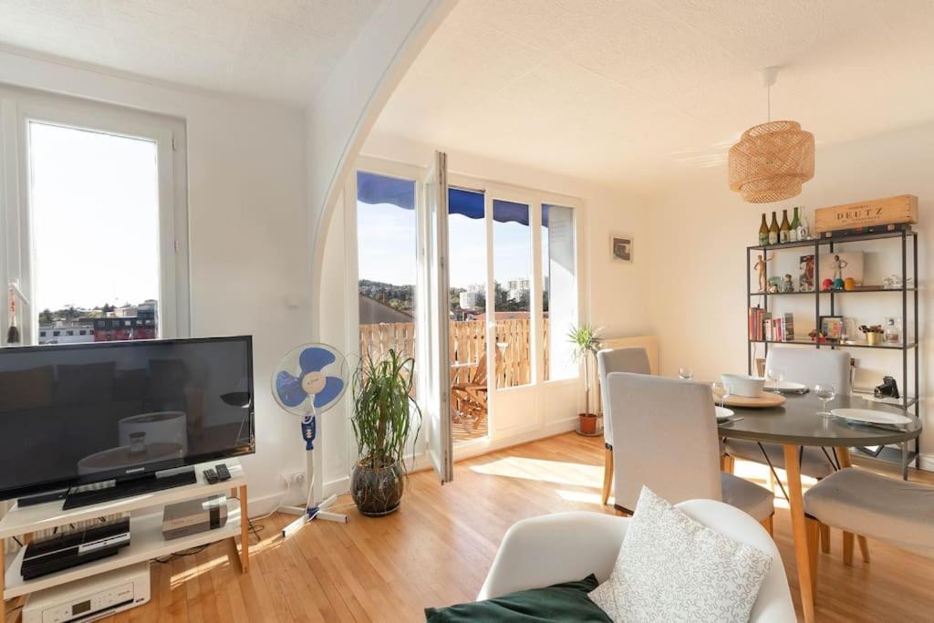 Cabana & Grand Appartement Cosy - Parking & Balcon Villefranche-sur-Saône Exterior photo
